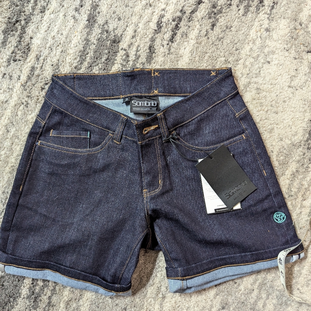 NWT Sombrio bike shorts, immaculate design